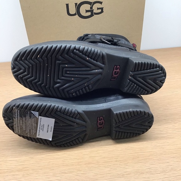 UGG Women’s Kesey Waterproof Boot - Picture 11 of 11